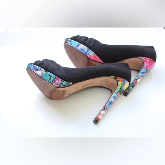 Vince Camuto peep toe pumps - Picture 6 of 11